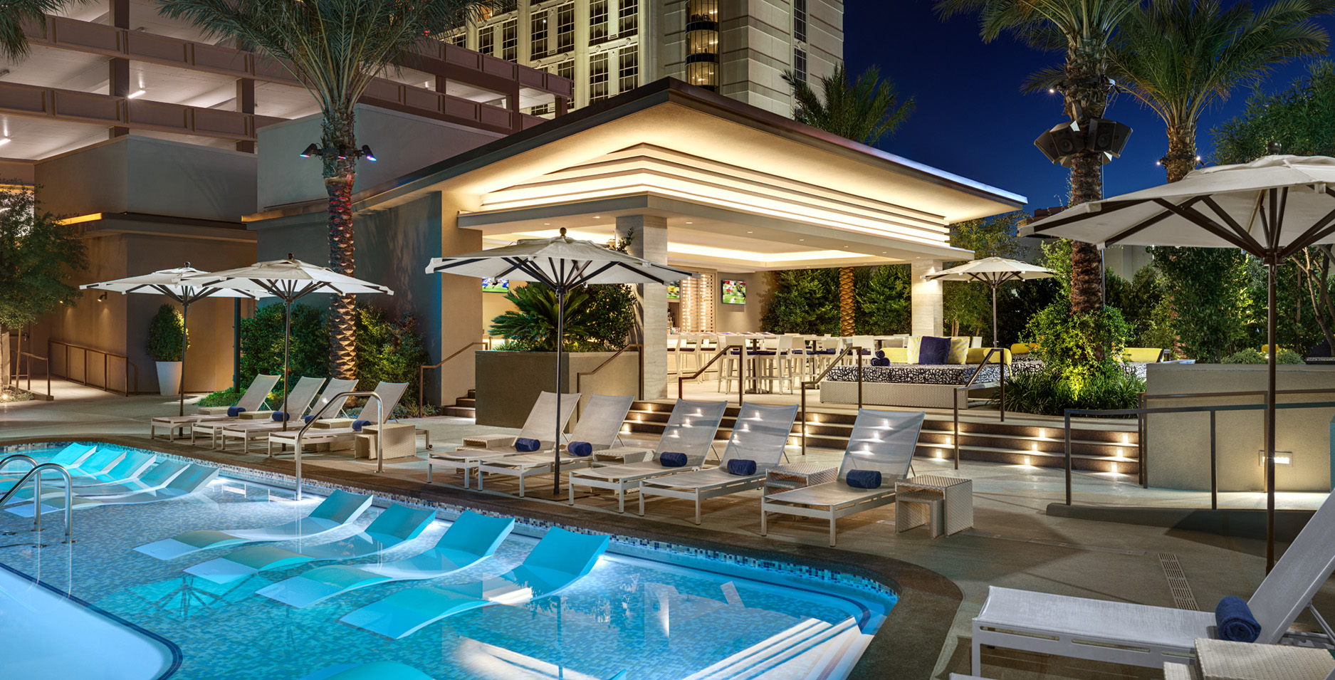 Pool á Paris: Paris Las Vegas Pool Hours, Prices 2023